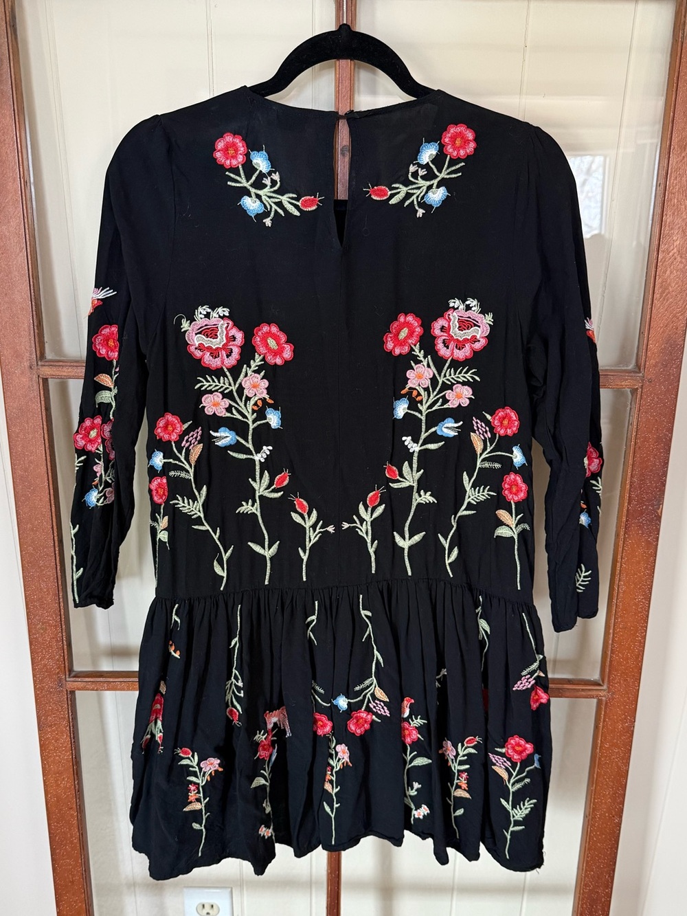 Chicwish Black Floral Embroidery Babydoll Mini Dress Boho Folk Cottagecore Small - Picture 4 of 4
